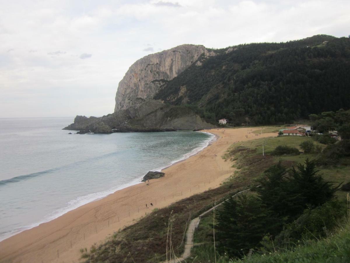 Ea Playa Montana45'guggemhein A 200m Andando Playa Y Del Centro Pueblo